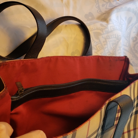 Burberry Tote - Picture 11 of 16